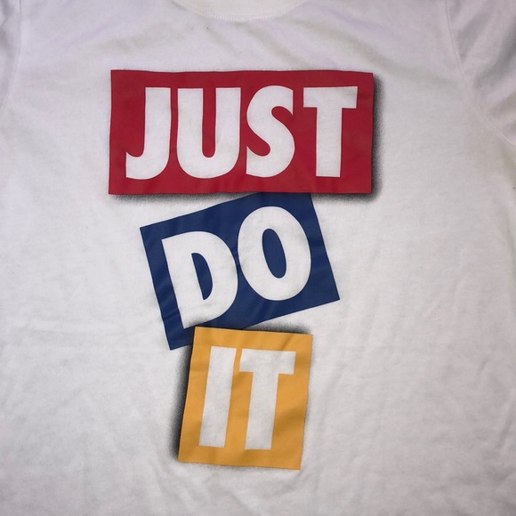 Nike Tee - Picture 2 of 4